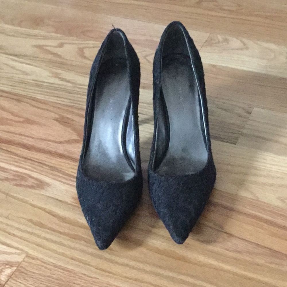 Nine West black lace shoe